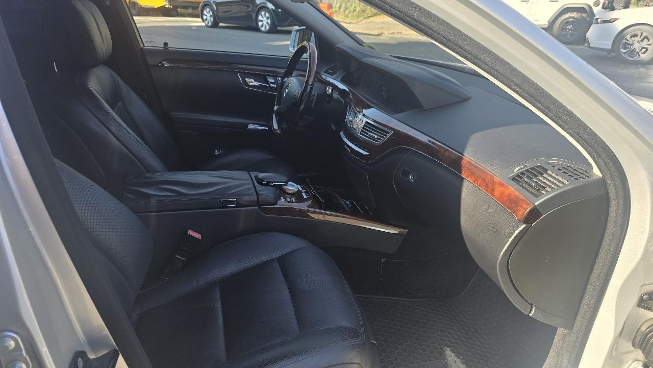 Mercedes-Benz S-Class S550 4-MATIC 2013