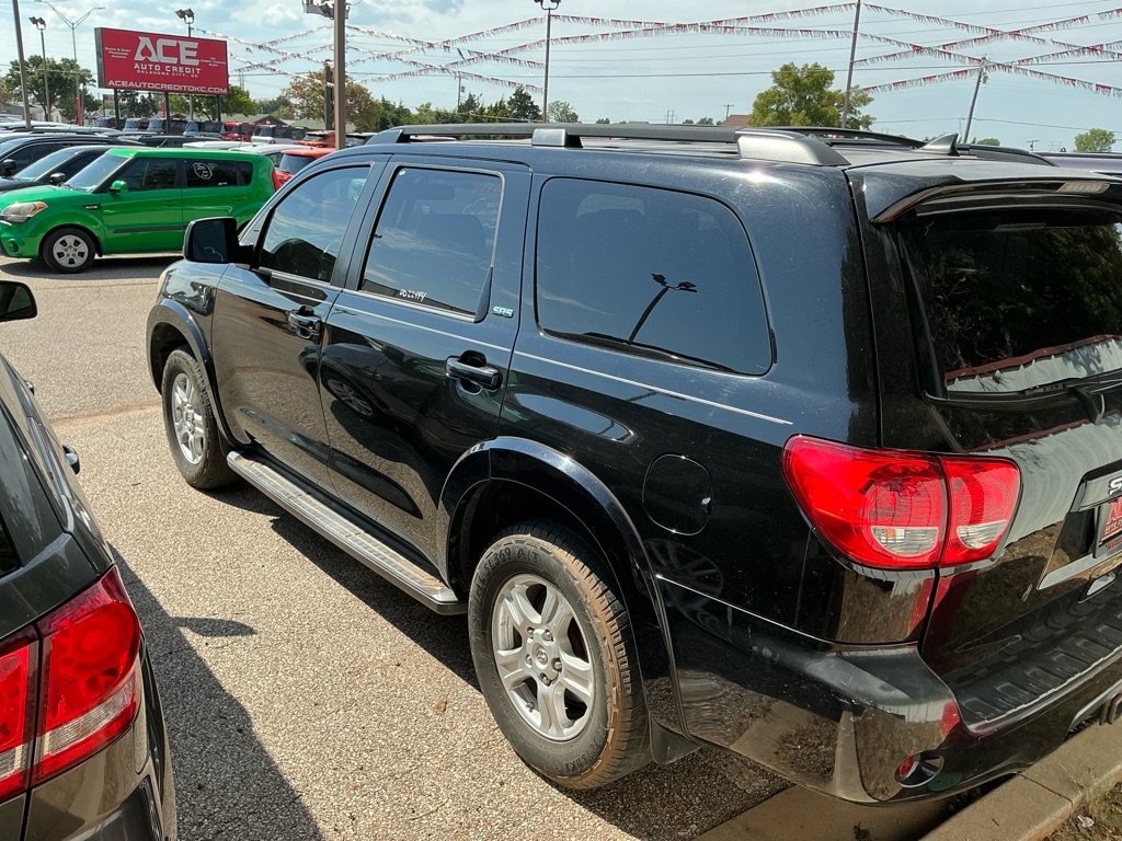 Toyota Sequoia SR5 5.7L 2WD 2015
