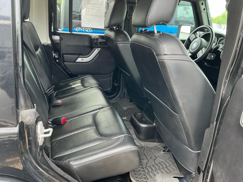 Jeep Wrangler Unlimited Sahara 4WD 2013