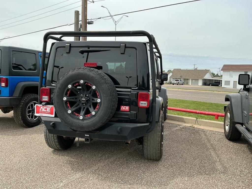 Jeep Wrangler Unlimited Sahara 4WD 2013