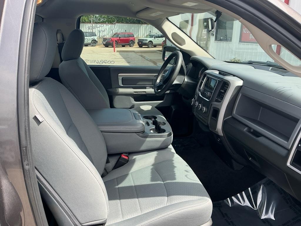 RAM 1500 Tradesman Regular Cab SWB 4WD 2017