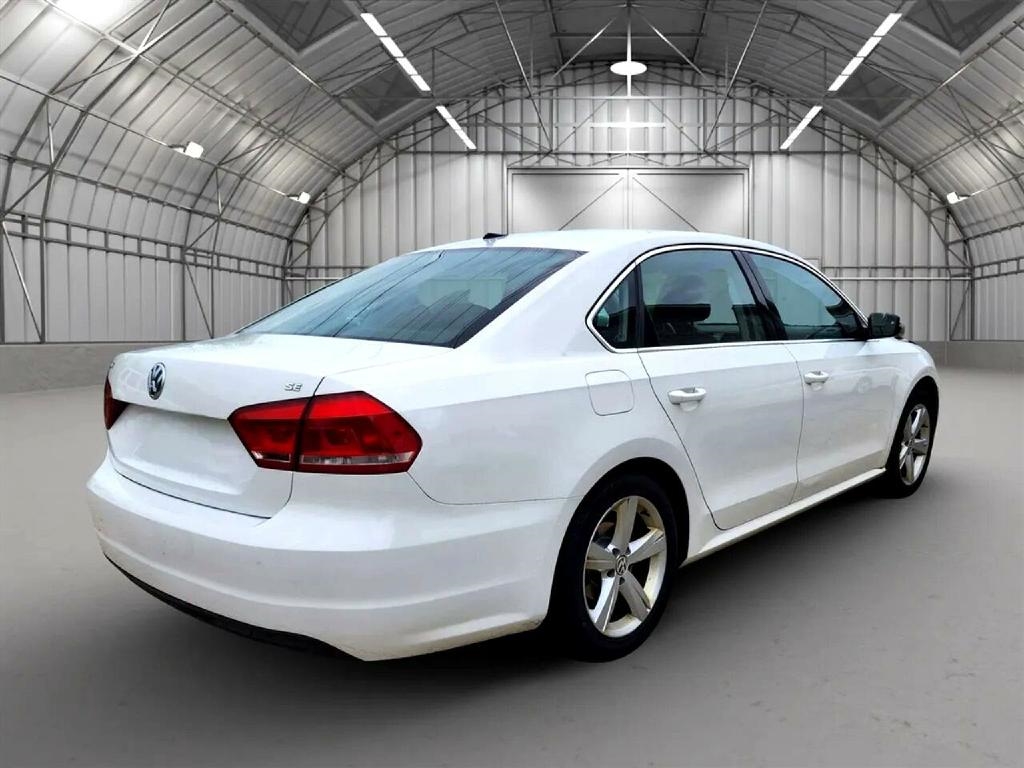 Volkswagen Passat 2.5L SE AT 2013