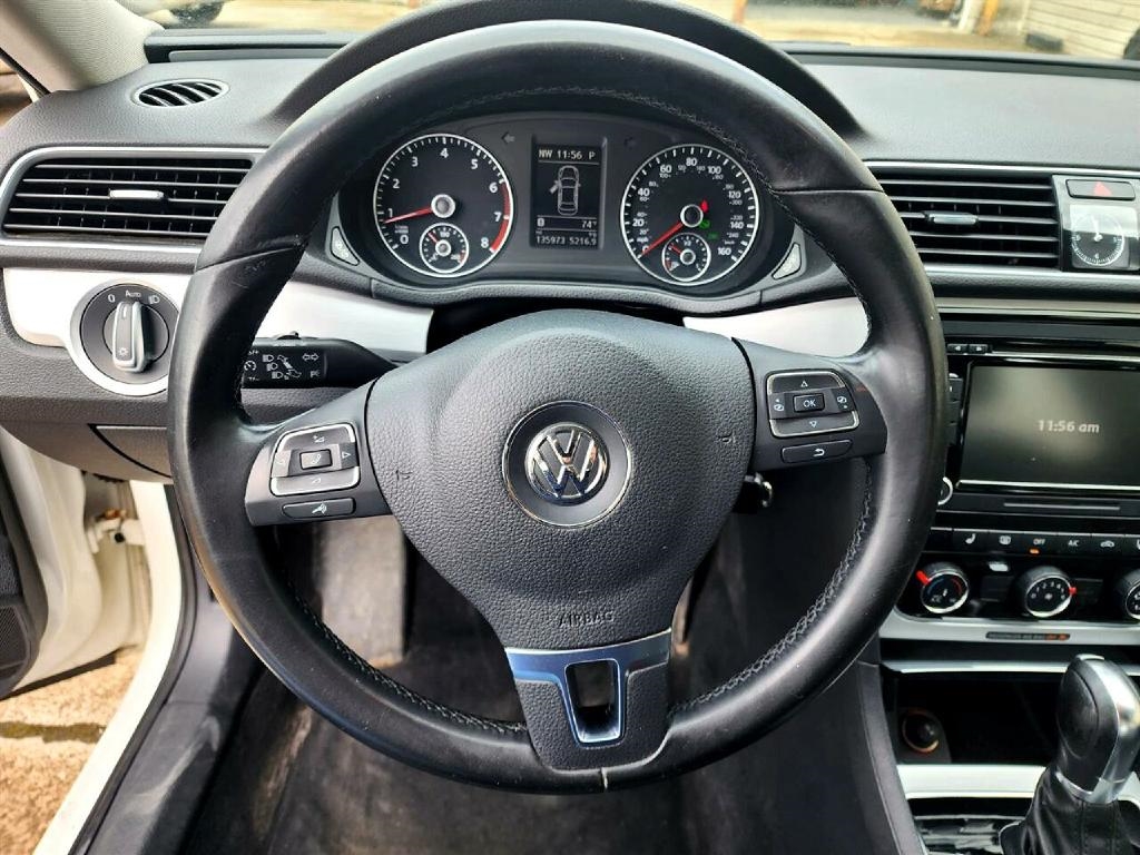 Volkswagen Passat 2.5L SE AT 2013