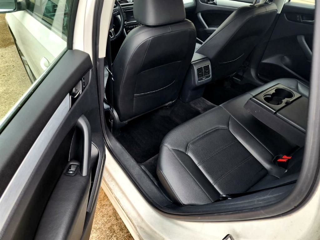 Volkswagen Passat 2.5L SE AT 2013