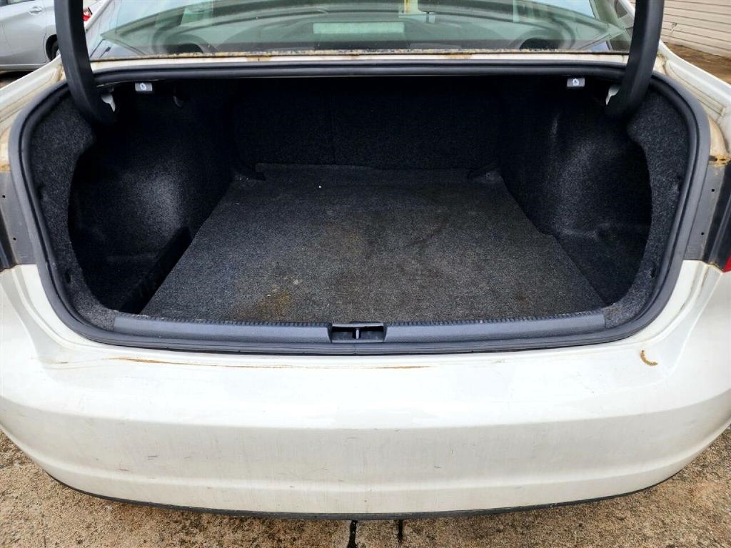 Volkswagen Passat 2.5L SE AT 2013