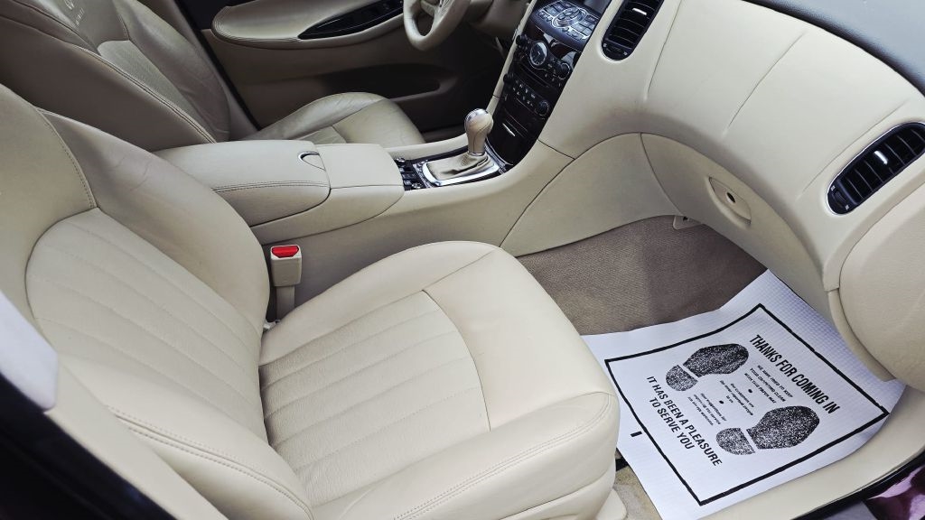 Infiniti EX35 4D SUV AWD 2011