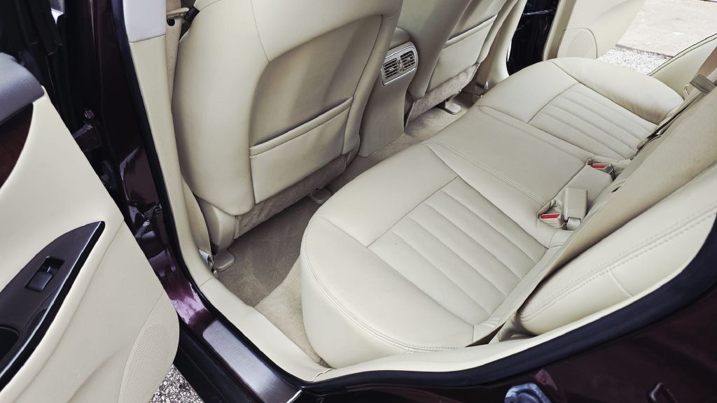 Infiniti EX35 4D SUV AWD 2011