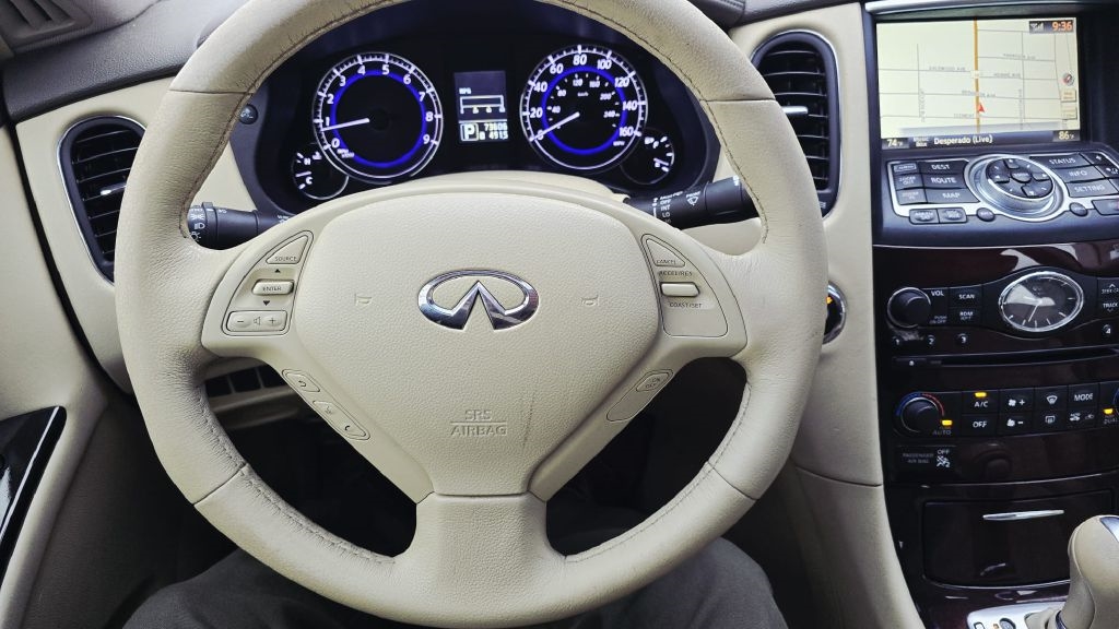 Infiniti EX35 4D SUV AWD 2011