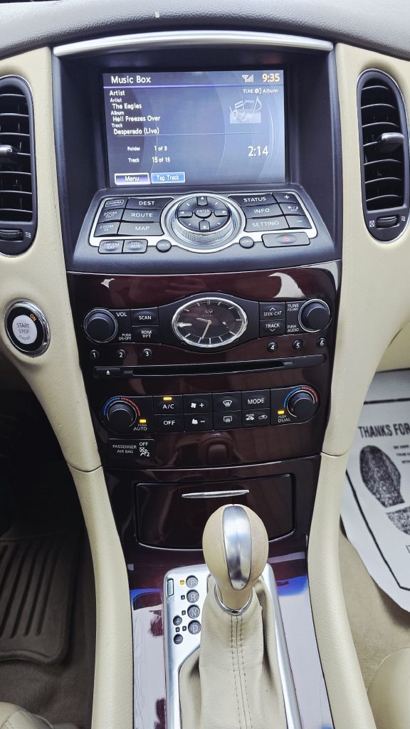 Infiniti EX35 4D SUV AWD 2011