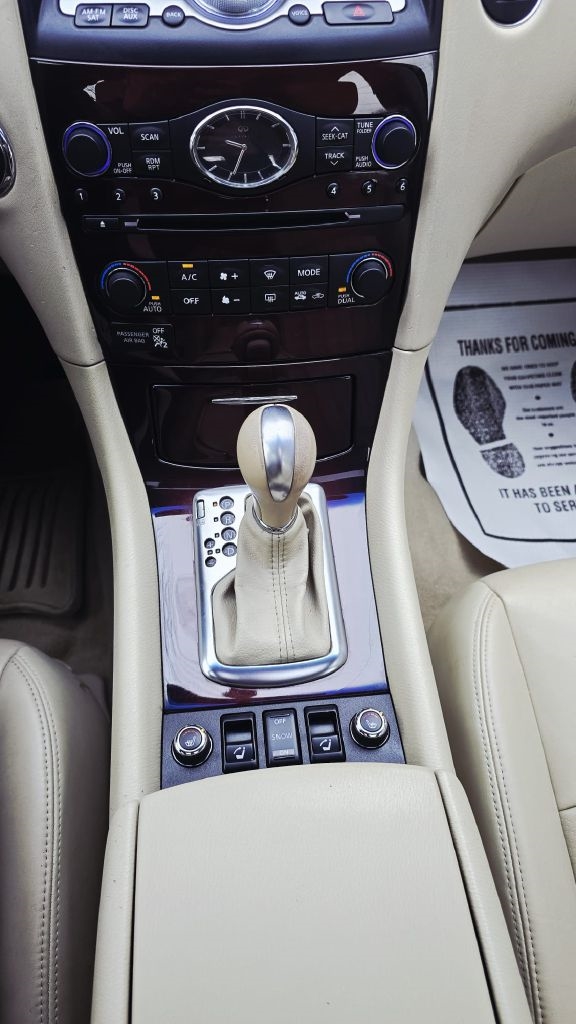 Infiniti EX35 4D SUV AWD 2011