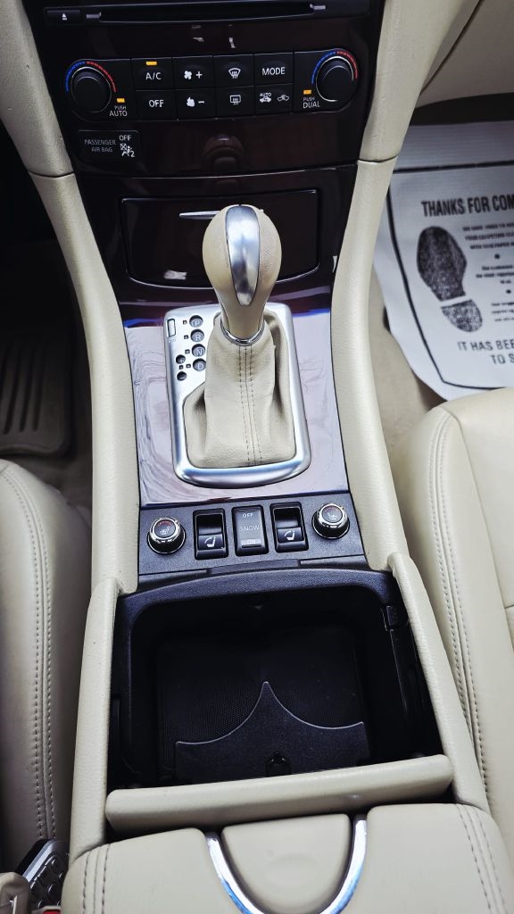 Infiniti EX35 4D SUV AWD 2011