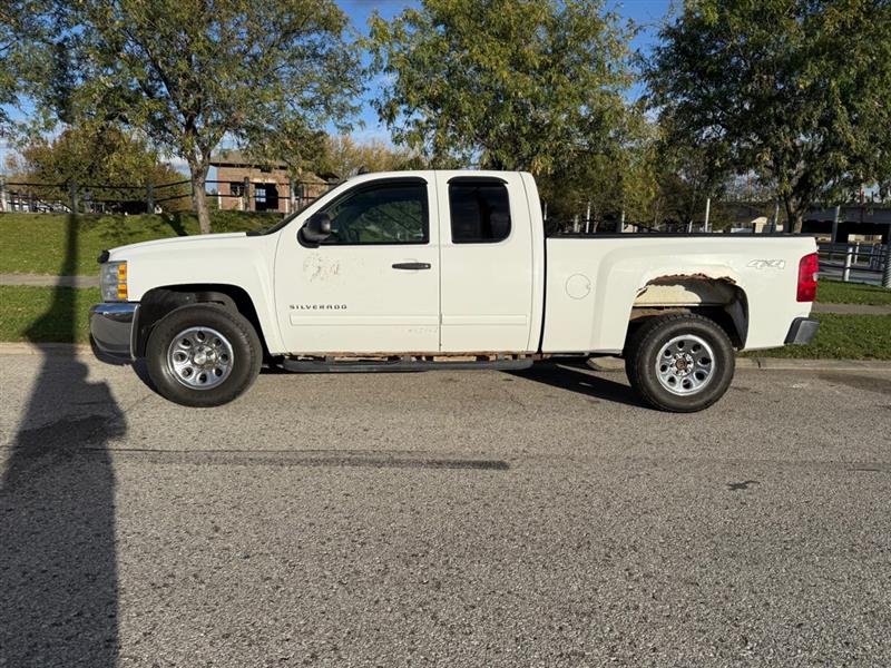Chevrolet Silverado 1500 LS Extended Cab 4WD 2013 Chevrolet Silverado 1500 LS Extended Cab 4WD 2013