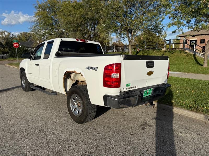 Chevrolet Silverado 1500 LS Extended Cab 4WD 2013 Chevrolet Silverado 1500 LS Extended Cab 4WD 2013