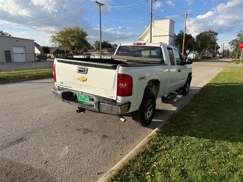 Chevrolet Silverado 1500 LS Extended Cab 4WD 2013 Chevrolet Silverado 1500 LS Extended Cab 4WD 2013
