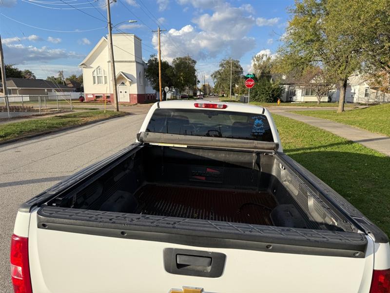 Chevrolet Silverado 1500 LS Extended Cab 4WD 2013 Chevrolet Silverado 1500 LS Extended Cab 4WD 2013