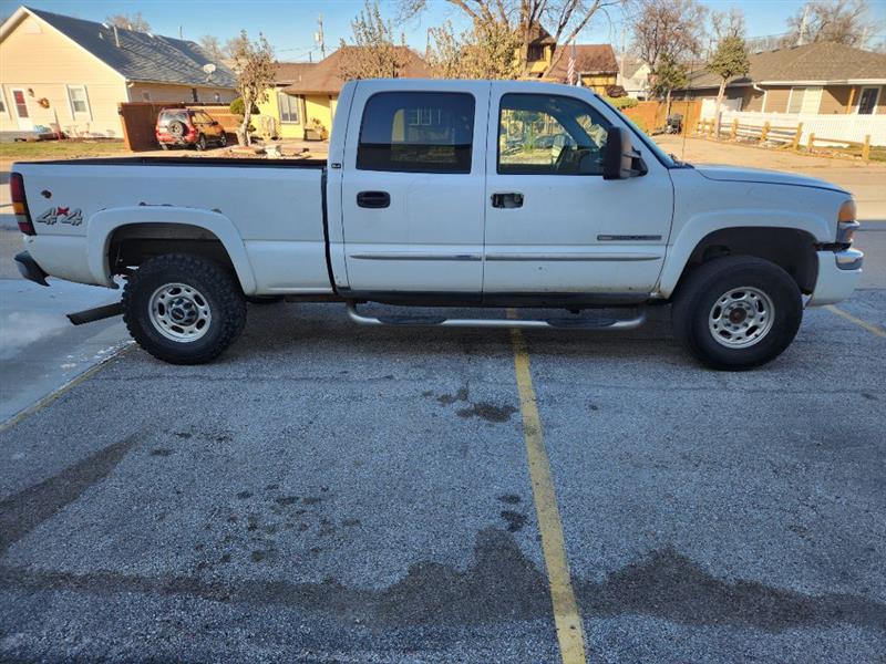 GMC Sierra 2500HD Crew Cab Short Bed 4WD 2005 GMC Sierra 2500HD Crew Cab Short Bed 4WD 2005