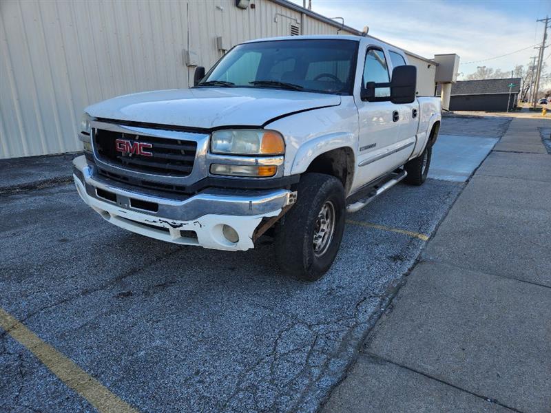 GMC Sierra 2500HD Crew Cab Short Bed 4WD 2005 GMC Sierra 2500HD Crew Cab Short Bed 4WD 2005