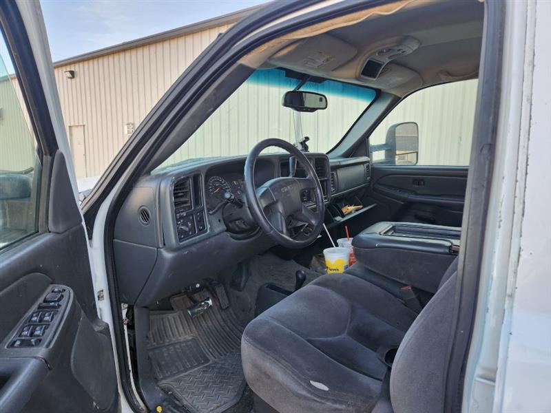 GMC Sierra 2500HD Crew Cab Short Bed 4WD 2005 GMC Sierra 2500HD Crew Cab Short Bed 4WD 2005