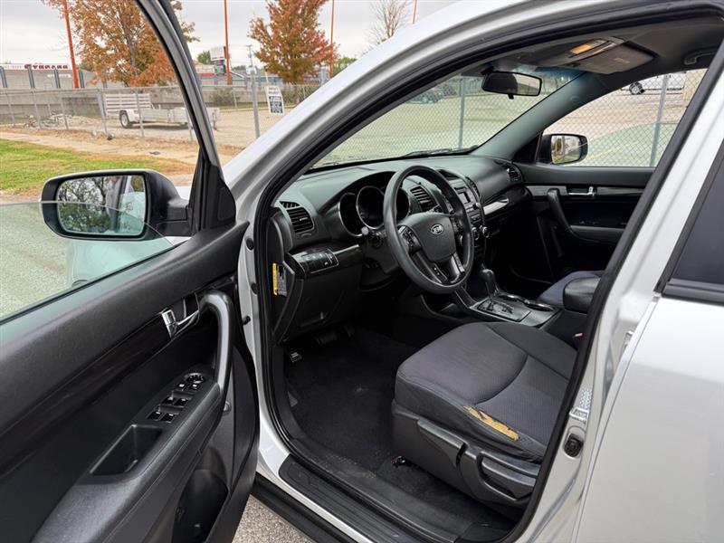 Kia Sorento LX 2WD 2011 Kia Sorento LX 2WD 2011