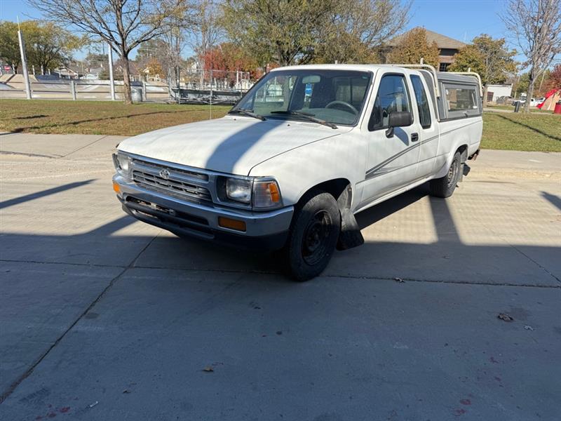 1992 Toyota Pickup DLX Xtracab 2WD