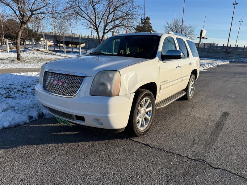 2008 GMC Yukon XL Denali's photo