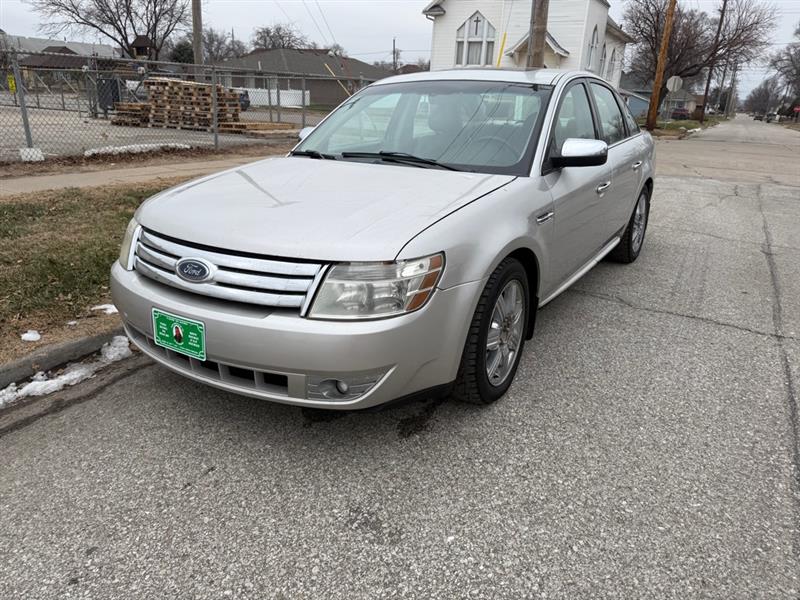 2008 Ford Taurus Limited's photo