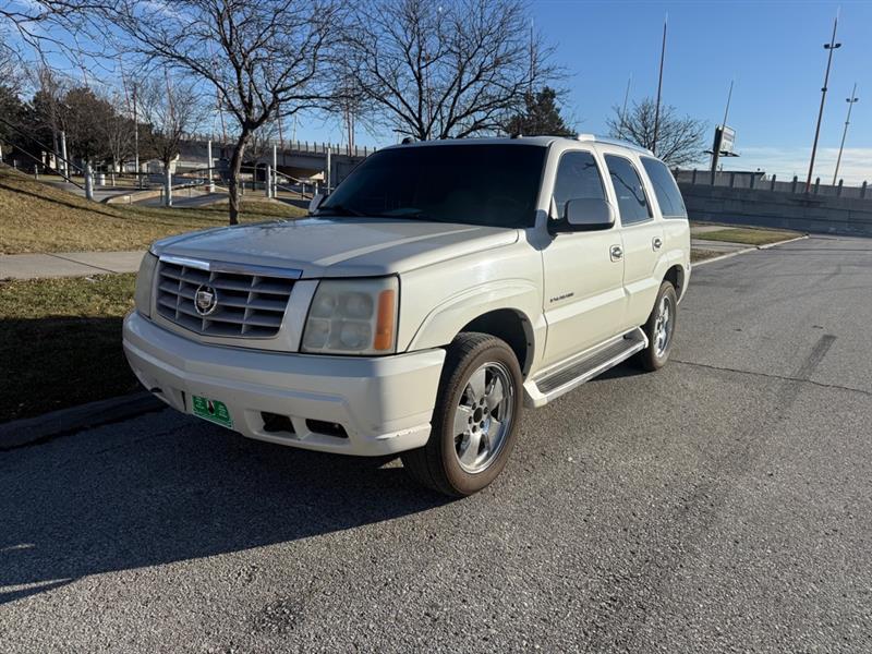 2004 Cadillac Escalade Base's photo