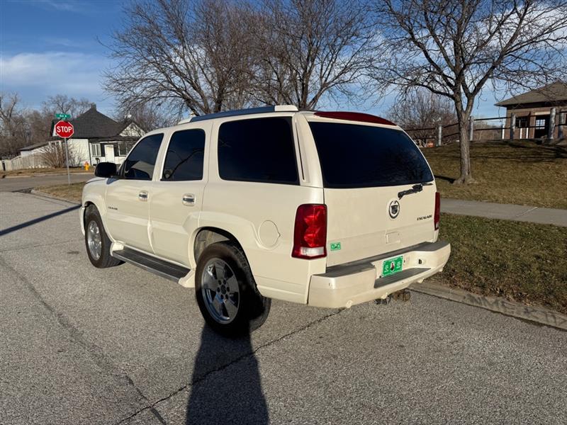 Cadillac Escalade AWD 2004
