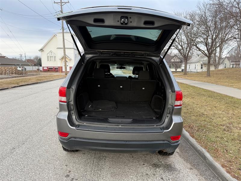 Jeep Grand Cherokee Laredo 4WD 2012