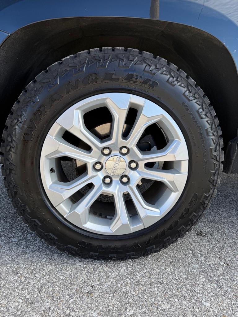 GMC Yukon Denali 4WD 2018