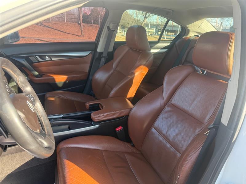Acura TL 5-Speed AT SH-AWD with Tech Package 2010