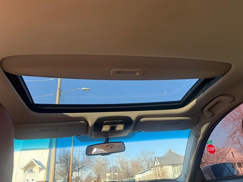 Acura TL 5-Speed AT SH-AWD with Tech Package 2010