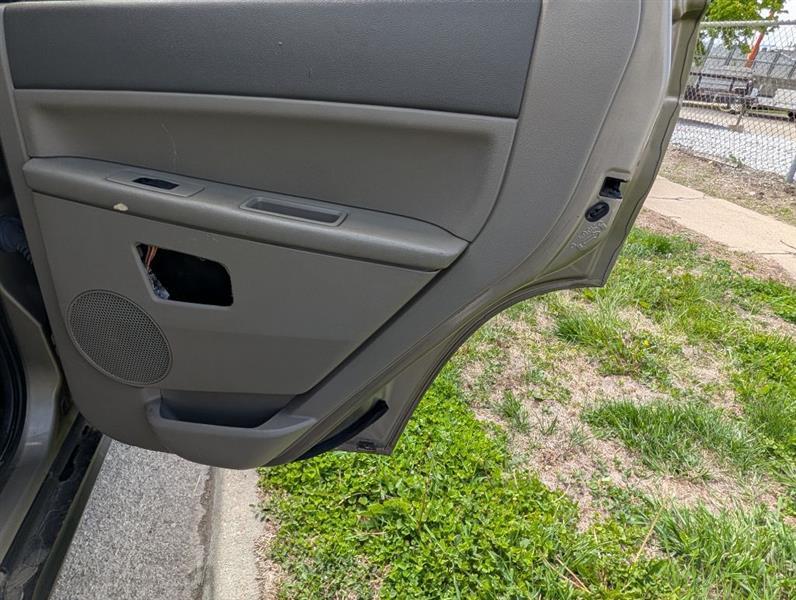Jeep Grand Cherokee Laredo 4WD 2005