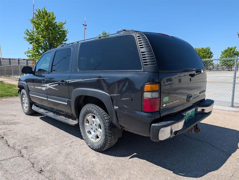Chevrolet Suburban 1500 2WD 2004
