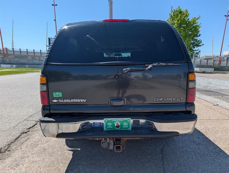 Chevrolet Suburban 1500 2WD 2004