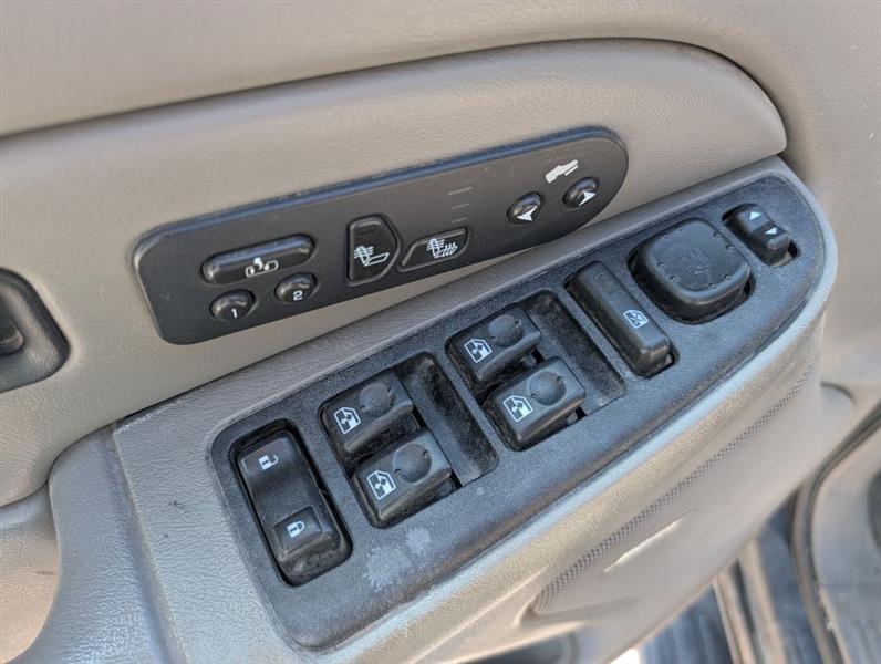 Chevrolet Suburban 1500 2WD 2004