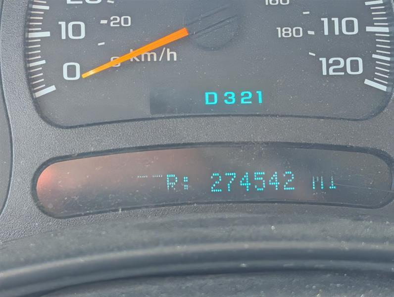 Chevrolet Suburban 1500 2WD 2004