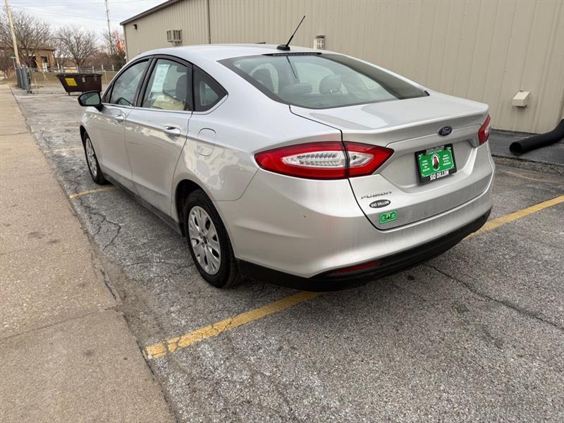 Ford Fusion S 2014