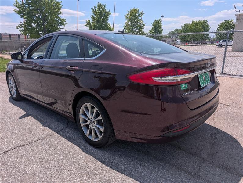 2017 Ford Fusion SE FWD's photo