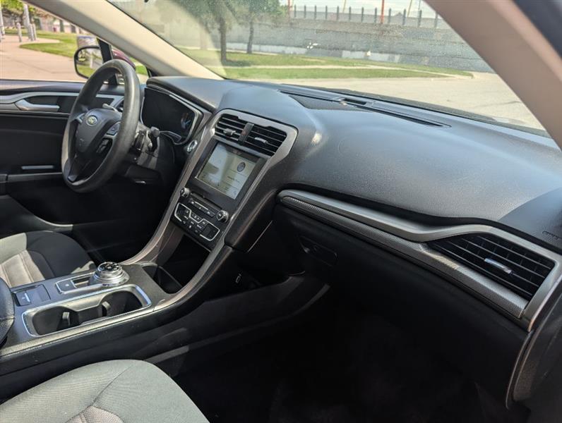 Ford Fusion SE 2017