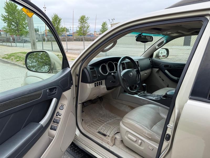 Toyota 4Runner Limited V8 4WD 2005
