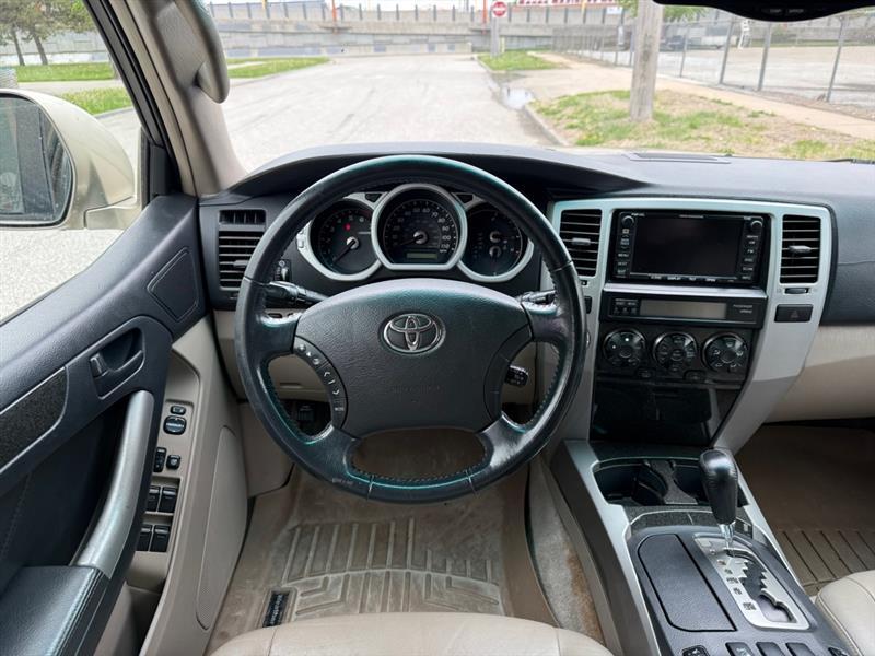 Toyota 4Runner Limited V8 4WD 2005