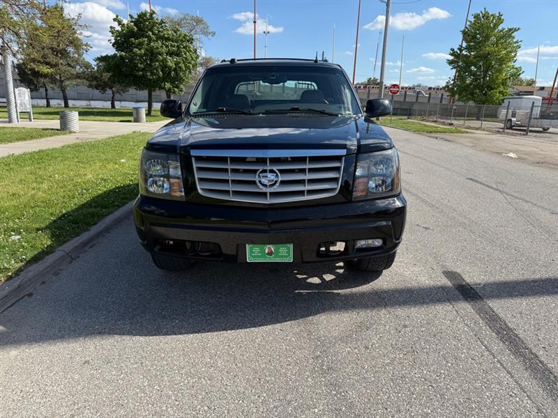 Cadillac Escalade EXT Sport Utility Truck 2004