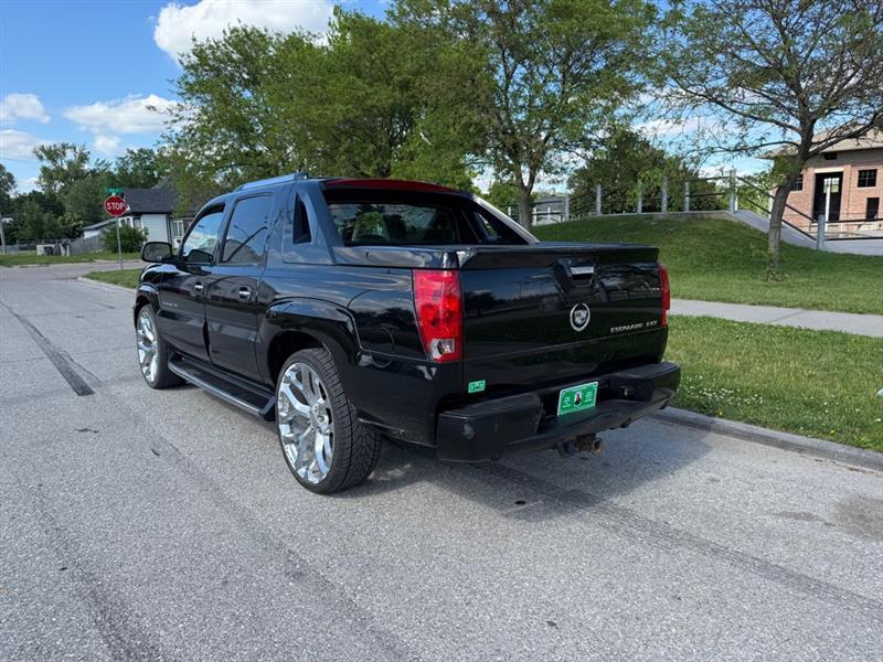 Cadillac Escalade EXT Sport Utility Truck 2004