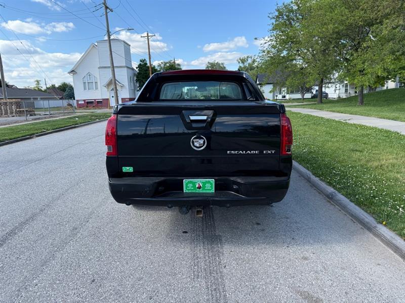 Cadillac Escalade EXT Sport Utility Truck 2004