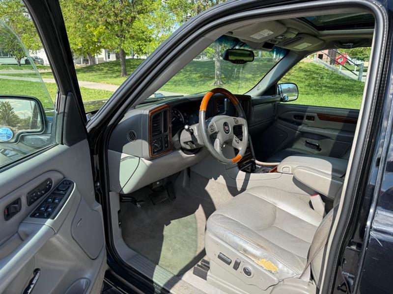 Cadillac Escalade EXT Sport Utility Truck 2004