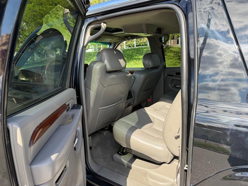 Cadillac Escalade EXT Sport Utility Truck 2004