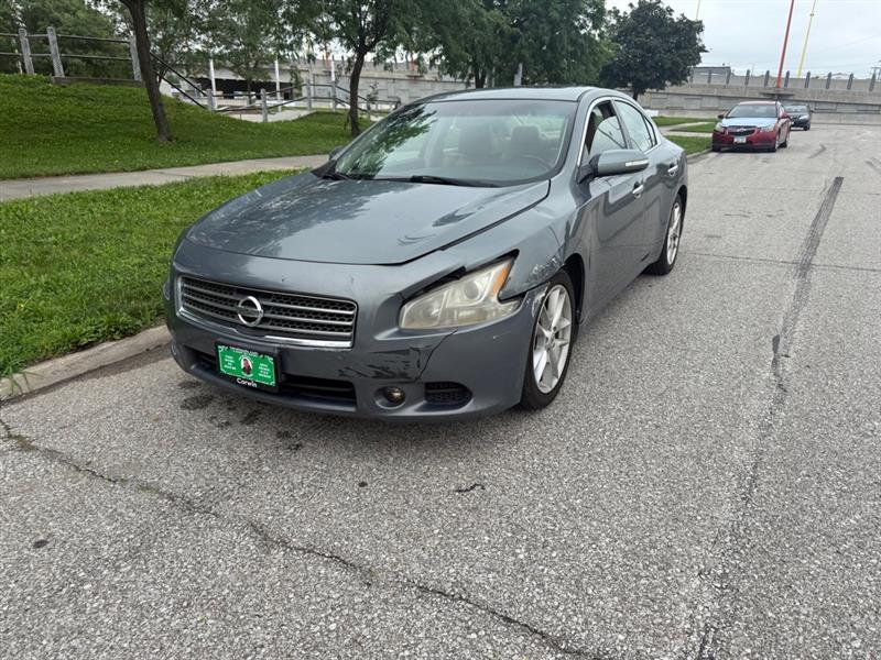 Nissan Maxima S 2011