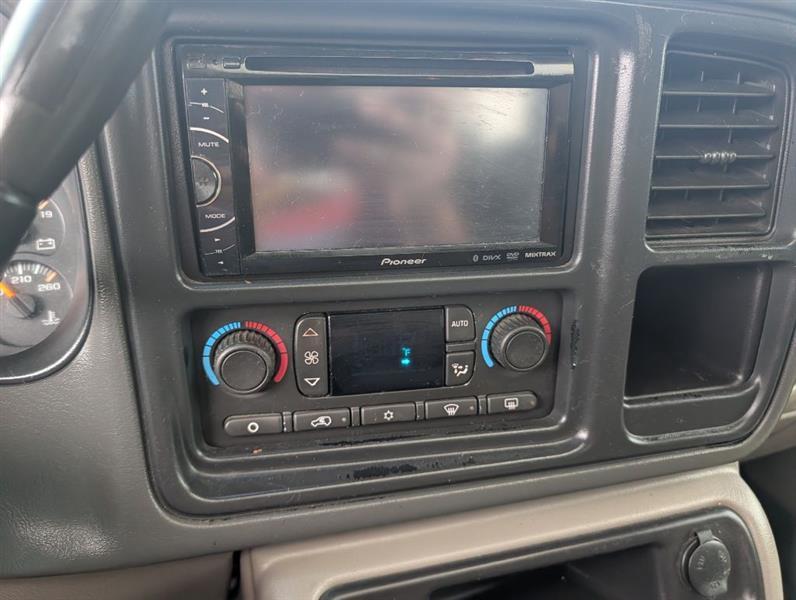 Chevrolet Tahoe 4WD 2003
