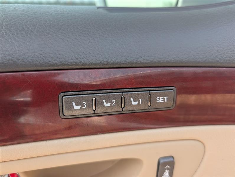 Lexus LS 460 Luxury Sedan 2008